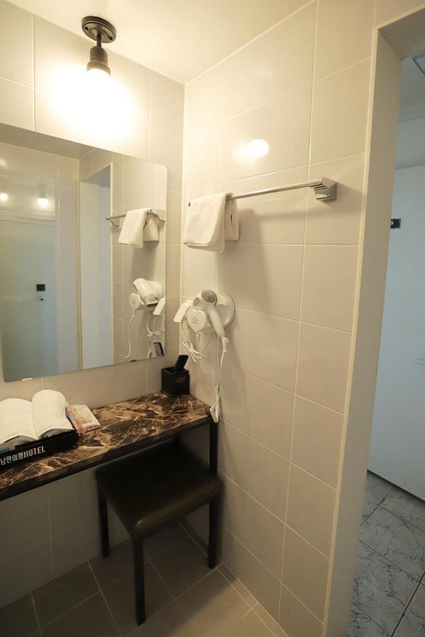 Stay Romantictrip_Hostel Kjongdzsu Kültér fotó
